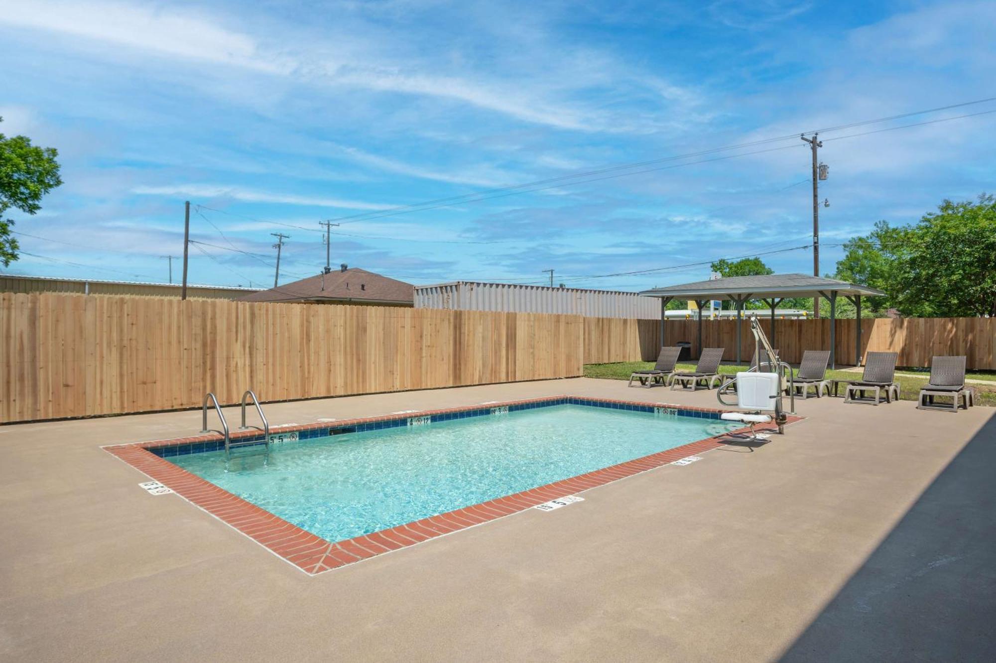 Spark By Hilton Mansfield Exterior photo